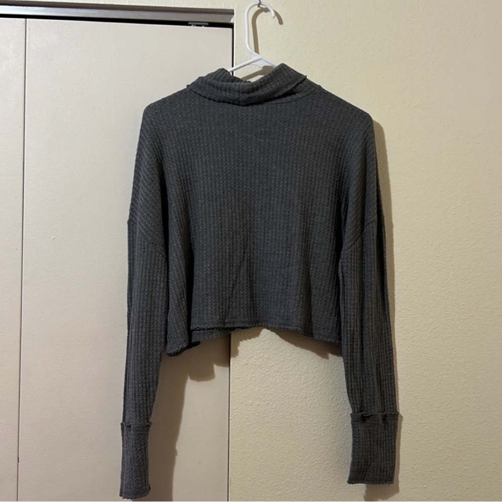 Wild Fable Grey Rib-knit SZ M Cowlneck Croptop